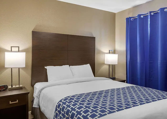 Rodeway Inn & Suites Ontario