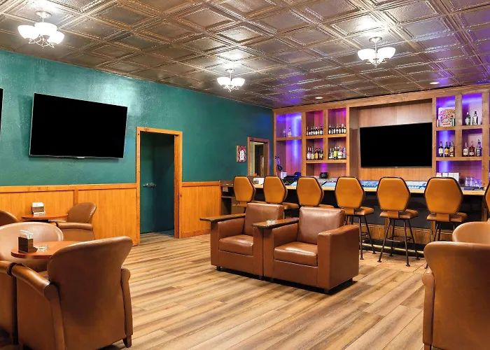 Super 8 By Wyndham Fallon