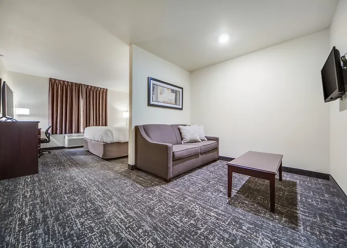 Cobblestone Hotel & Suites - Cozad