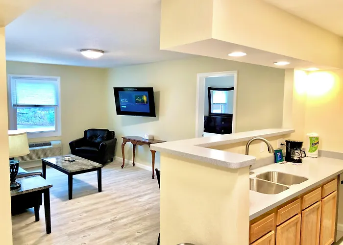 Bicentennial Inn