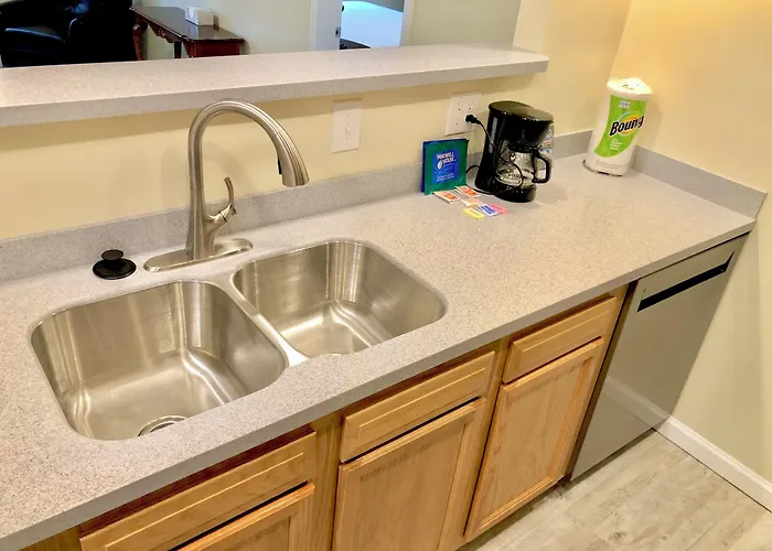 Bicentennial Inn