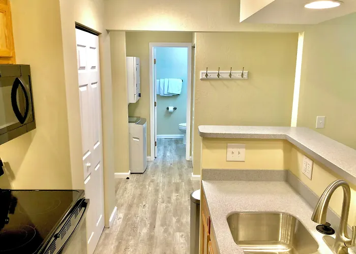 Bicentennial Inn