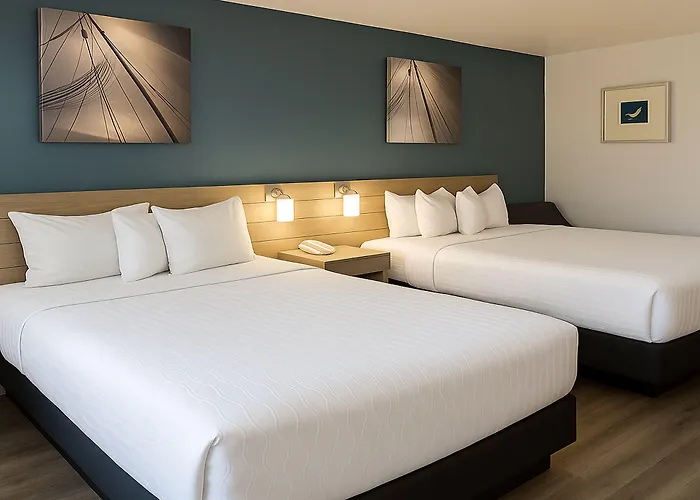 Rancho San Diego Inn & Suites