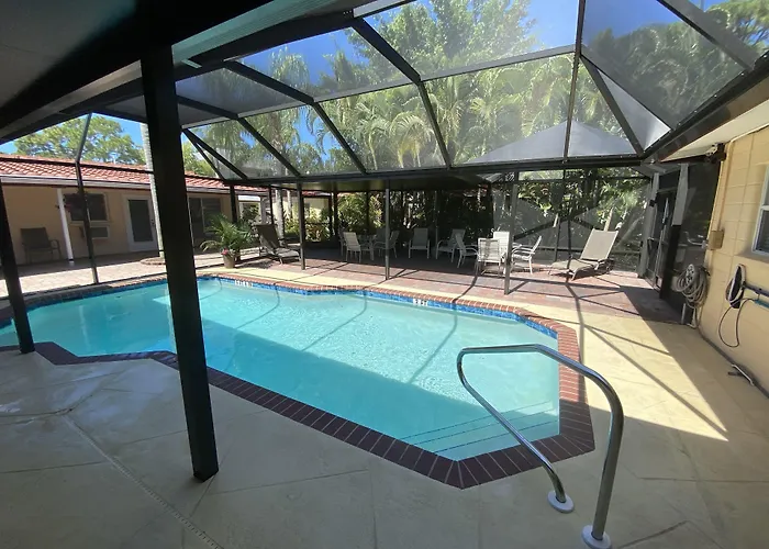 Tropical Villas Of Venice Beach