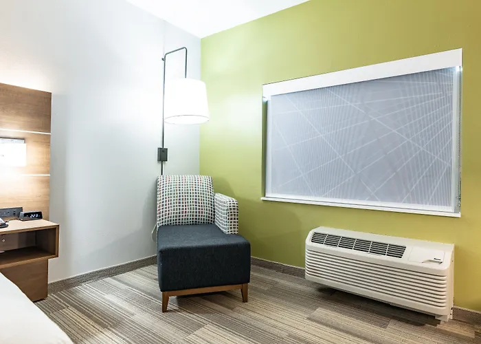 Holiday Inn Express & Suites - Moundsville By Ihg