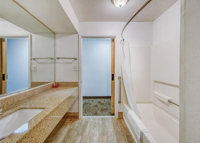 Surestay Hotel By Best Western Tuscaloosa Southeast