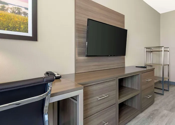 Best Western Plus Lacrescent - Lacrosse
