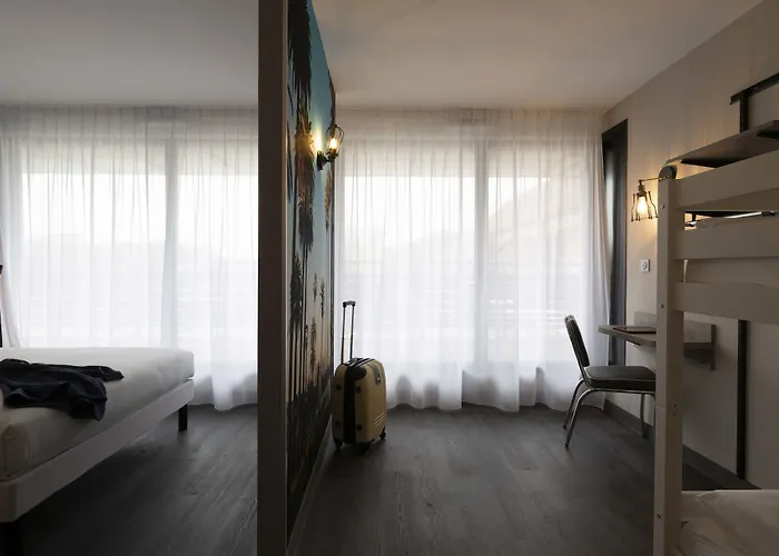 Break Hotel