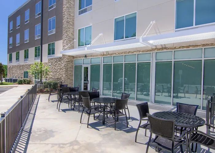 Holiday Inn Express & Suites Mobile - University Area By Ihg