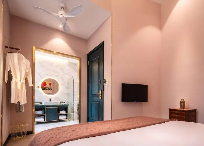 Moon&Chalice Boutique Hotel