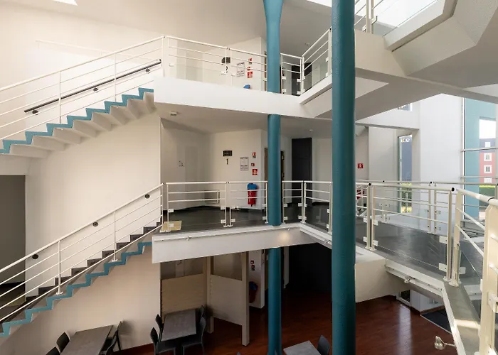 Hotel Cerise Lens
