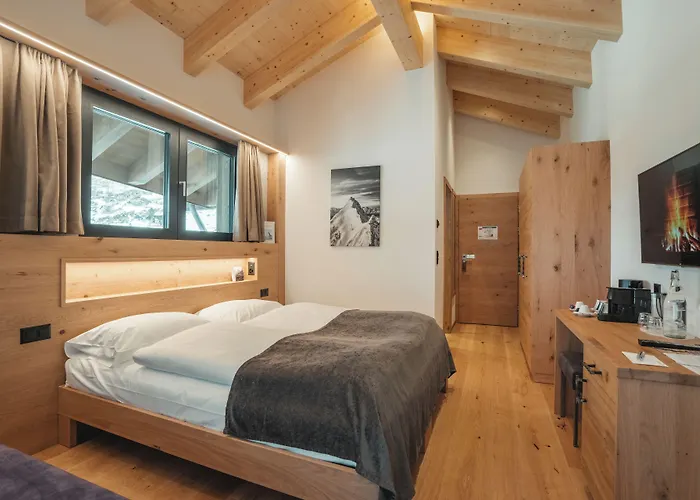 Hotel Porta Cervino - Parking & Dining