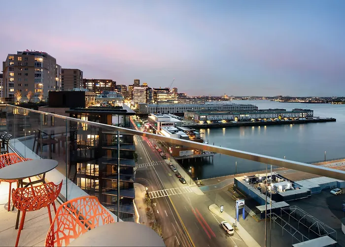 Hyatt Place Boston/Seaport District