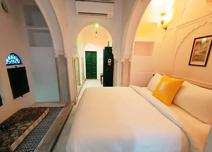 Bloom Boutique - Chelon Haveli