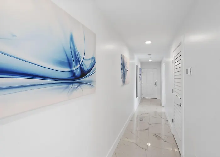 Ocean Club Treasure Island Hotel