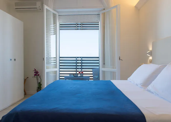 Kiss Beachfront Hotel & Restaurant
