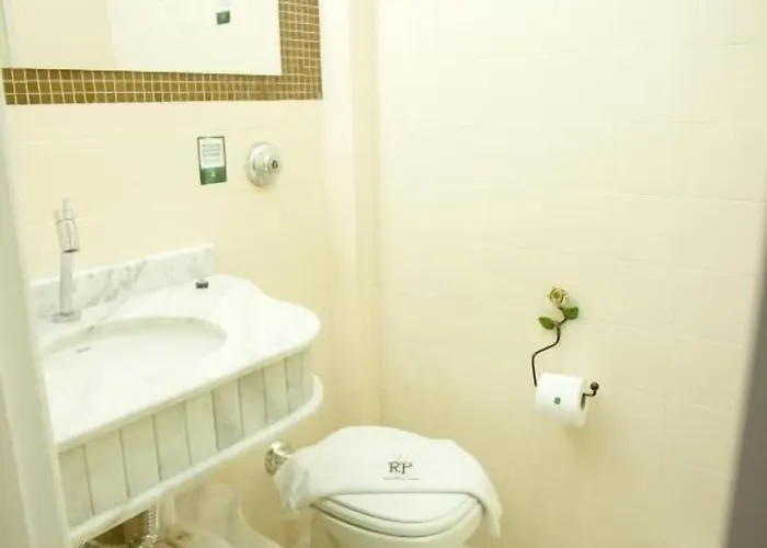 Cha Royal Plaza Hotel