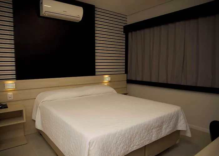 Mogano Express Hotel - PET FRIENDLY e ELETROPOSTO