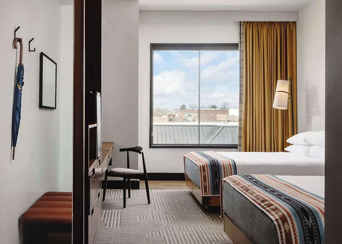 Hotel Tupelo, A Wyndham Hotel