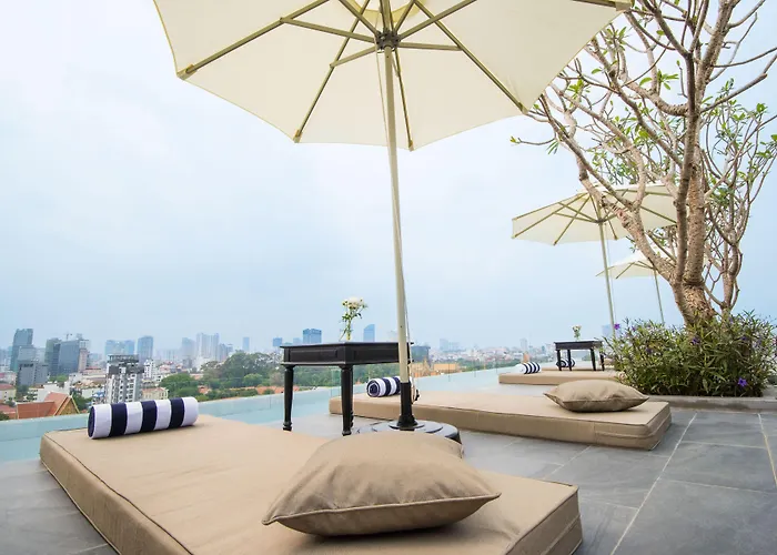 Glow Park Hotel Grand Royal Palace