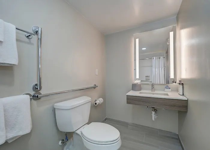Holiday Inn Express Corpus Christi - Beachfront By Ihg