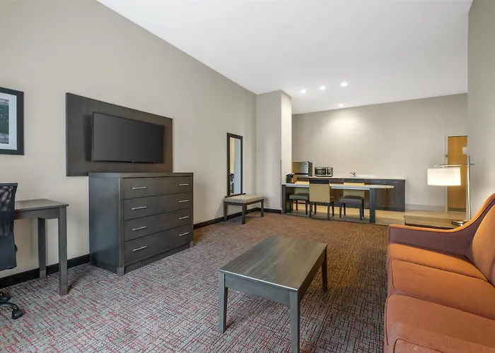 Best Western Plus Elizabethtown Inn & Suites