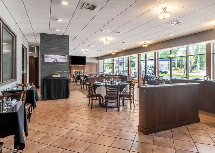 Glengarry Extended Stays