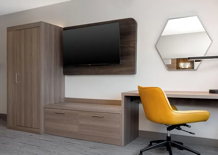 Holiday Inn Express & Suites Alton St Louis Area By Ihg
