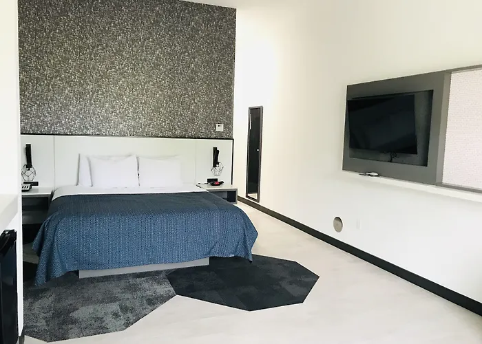 Hy-Lo Hotel