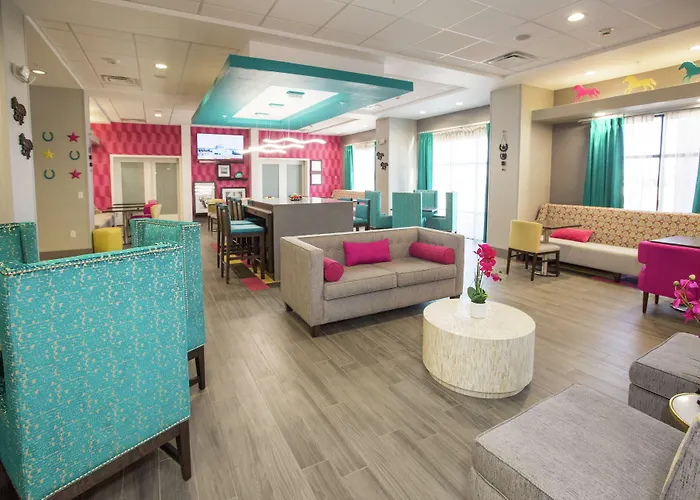 Hampton Inn Mustang