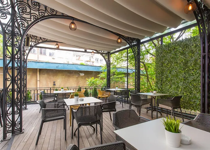 Public House Hotel