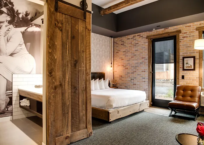 Hotel Crosby