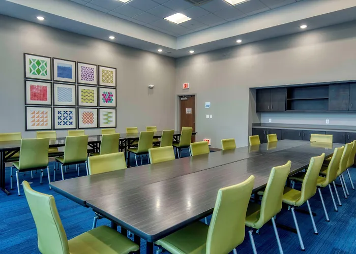 Holiday Inn Express & Suites Omaha Downtown Old Market By Ihg