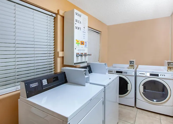 Days Inn & Suites By Wyndham Webster Nasa-Clearlake-Houston