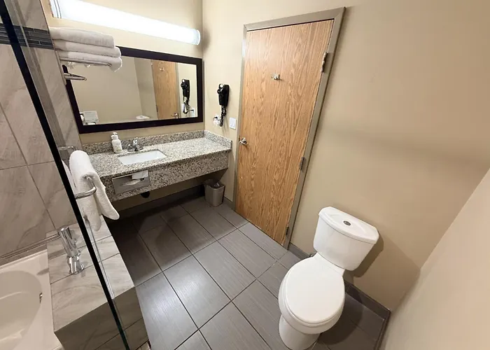 Super 8 By Wyndham Edmonton/West