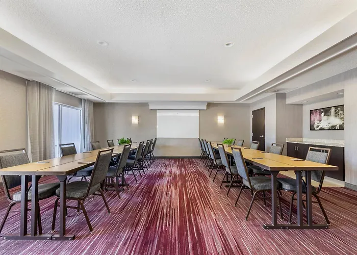 Comfort Inn & Suites Bethlehem Lehigh Valley Airport