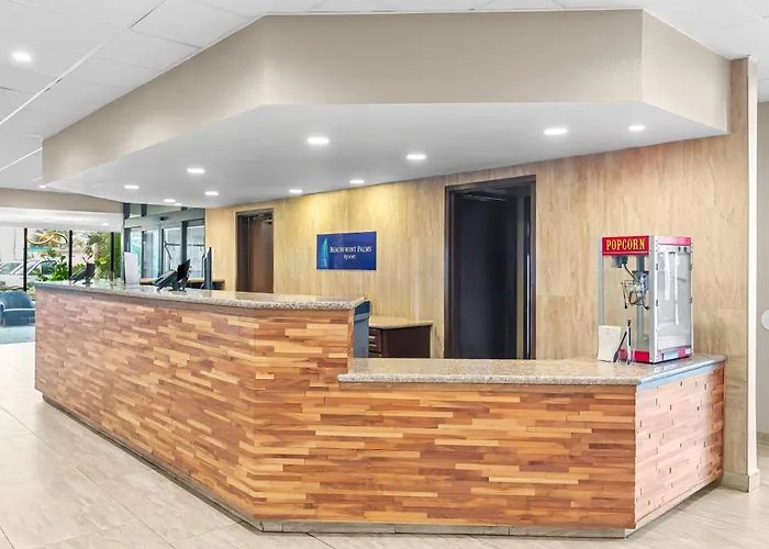 Beachfront Palms Resort Galveston, An Ascend Collection Hotel