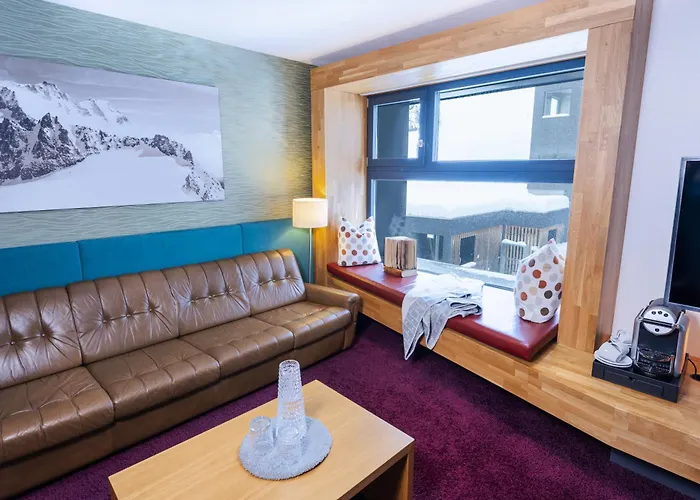Wohlfuehlhotel Hubertushof Am Arlberg - Ski-In & Ski-Out - Sky Pool