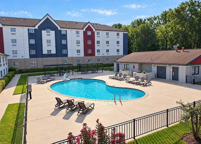 Ramada By Wyndham Tuscaloosa