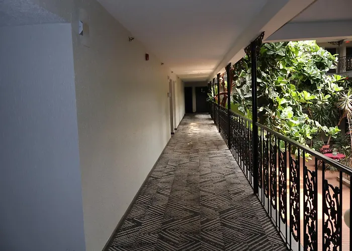 Garden Cove Hotel Suites