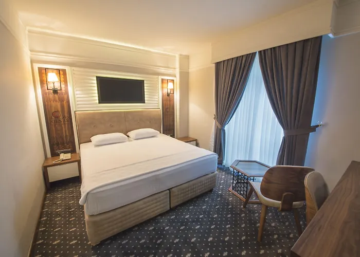 Jolnar garden hotel
