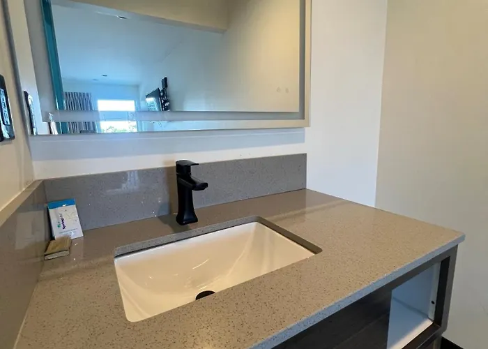 Arlo Motel Near Lax, Sofi Stadium