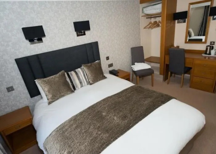 Falcon Hotel