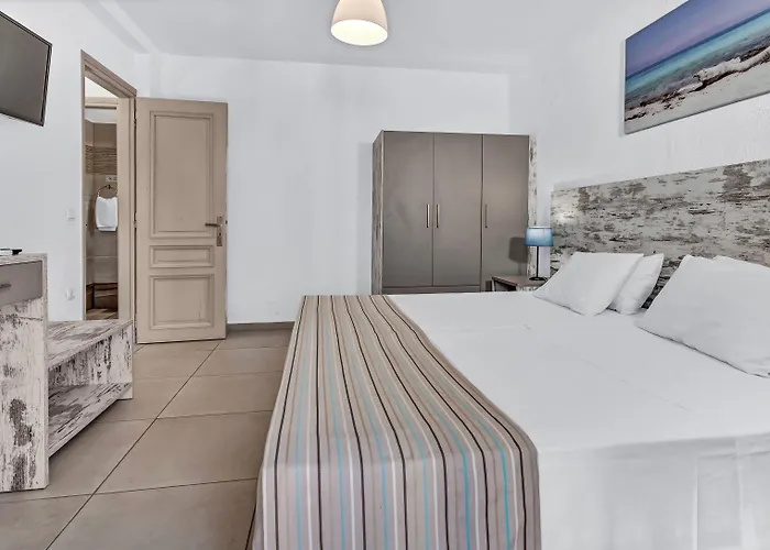 Evina Rooms & Suites