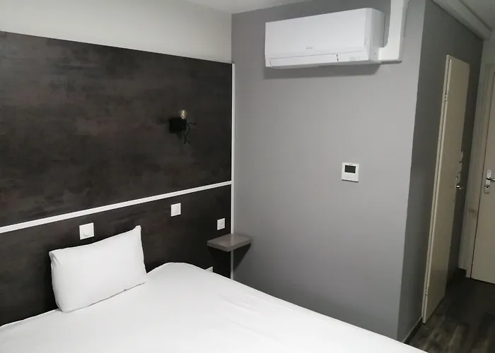 Contact Hotel Arc-En-Ciel - Renove