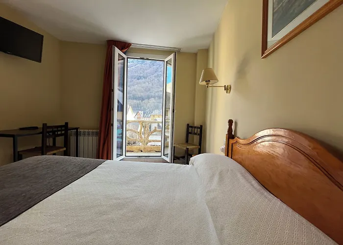 Hotel Joan Canejan