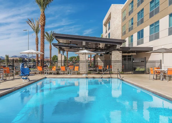 Holiday Inn Express & Suites Lake Havasu - London Bridge By Ihg