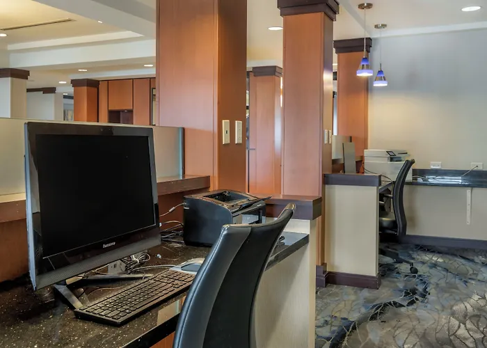 Fairfield Inn & Suites By Marriott Decatur At Decatur Conference Center