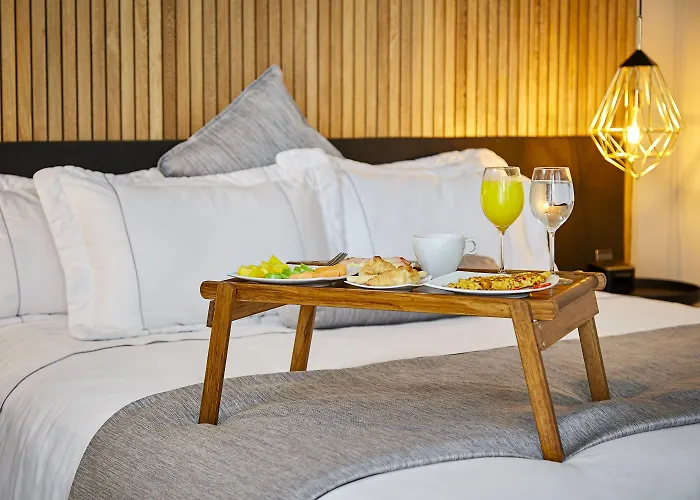 14 Urban Hotel