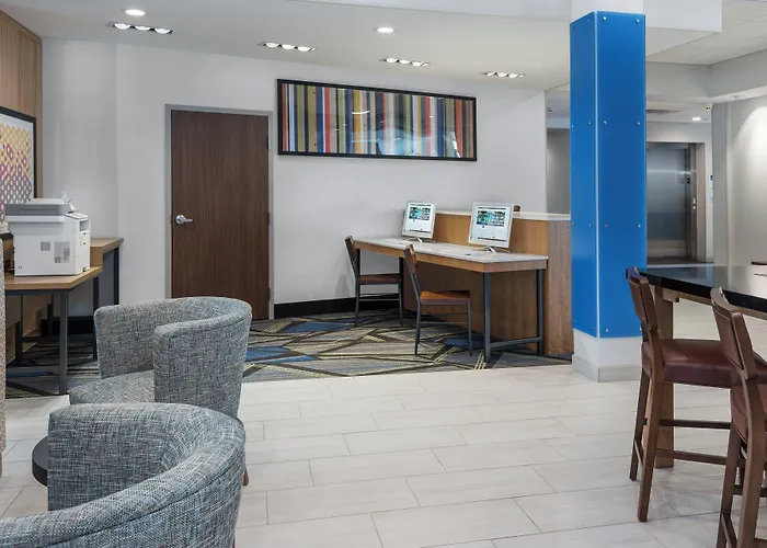 Holiday Inn Express & Suites Bryan - College Station By Ihg